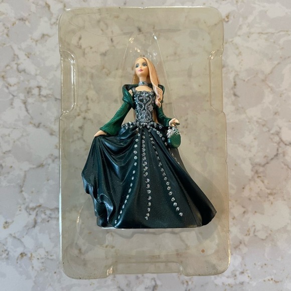 VTG 2004 collector’s Series Celebration Barbie Keepsake Ornament. - Picture 2 of 4